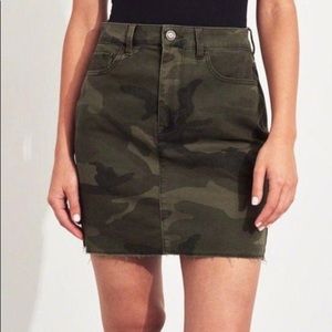 NEW Hollister Camouflage Mini Skirt High Rise size 1 pockets Womens/Juniors